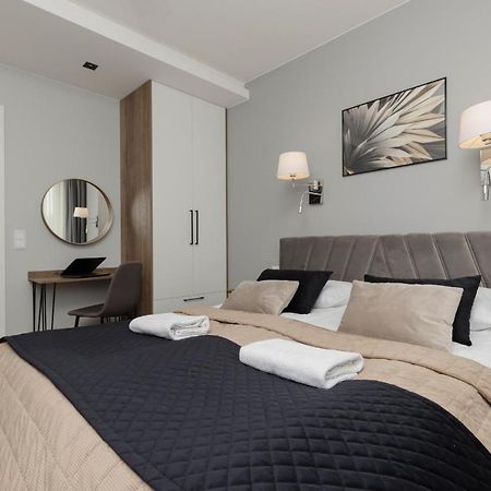 Stunning Family Apartment Ursynow With Parking & Balcony By Noclegi Renters وارسو المظهر الخارجي الصورة