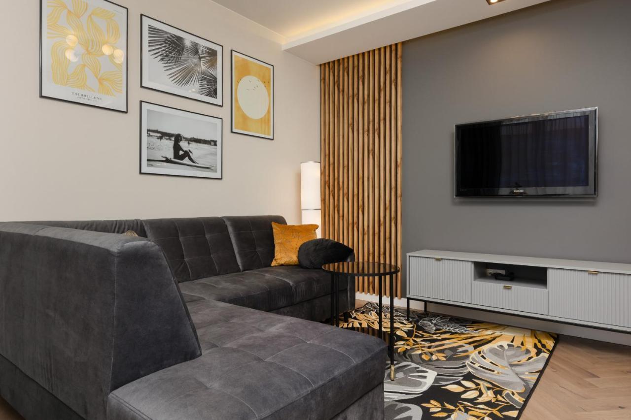 Stunning Family Apartment Ursynow With Parking & Balcony By Noclegi Renters وارسو المظهر الخارجي الصورة